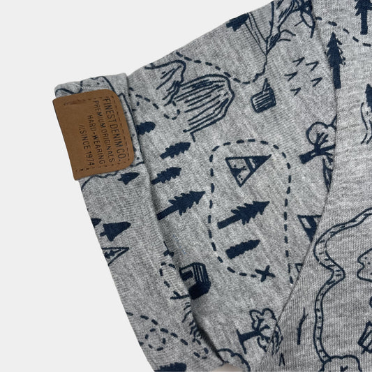 Graues T-Shirt für Kinder mit fantasievollem Print. – detail