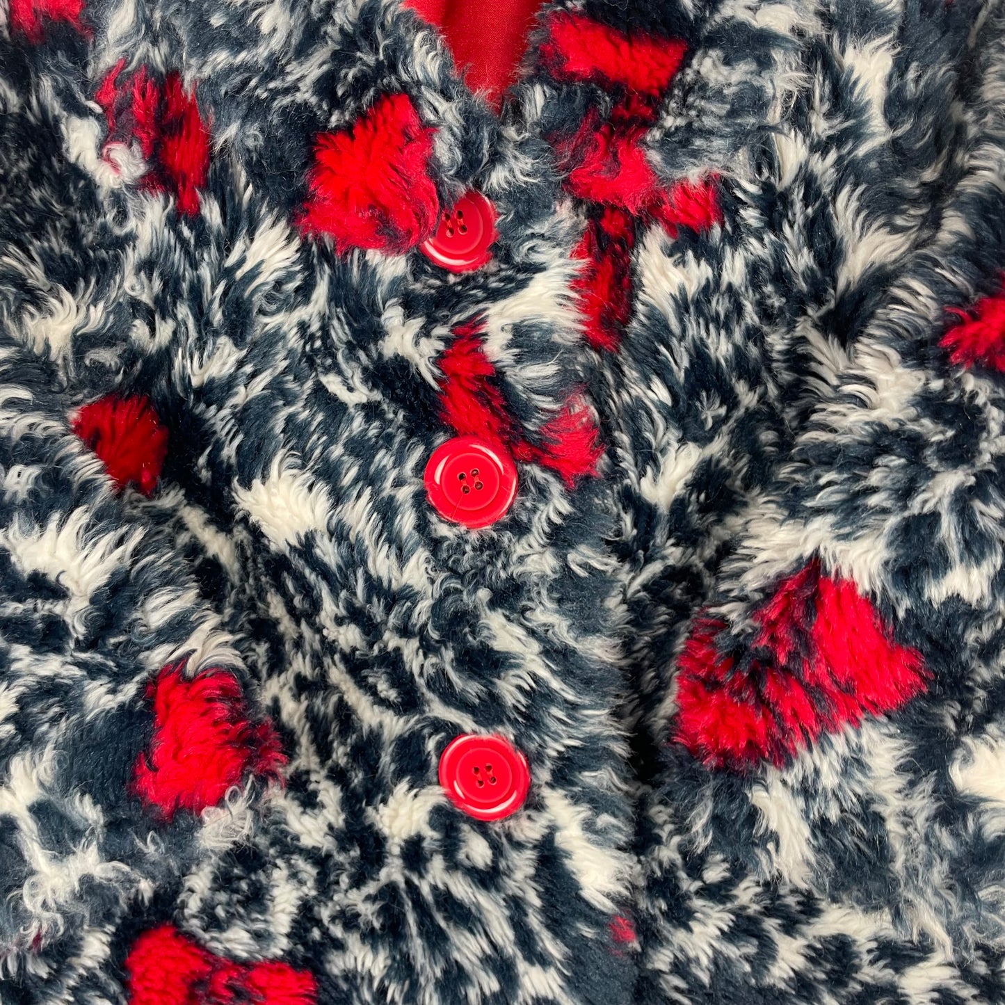 Etikett der George Jacke: 2–3 Years (92–98 cm), rotes Satinfutter – close‑up