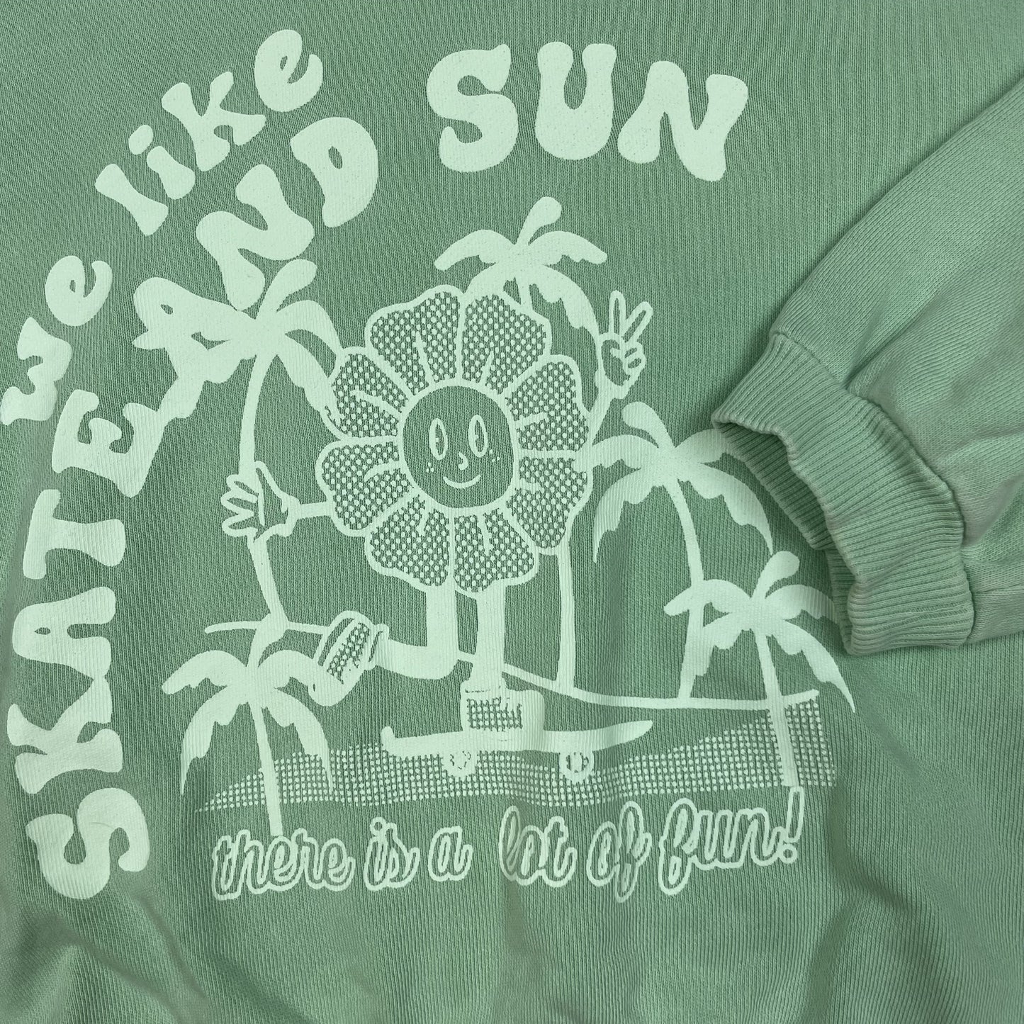 Grünes Kapuzen-Sweatshirt mit Skate-and-Sun-Frontprint, Größe 110 – detail
