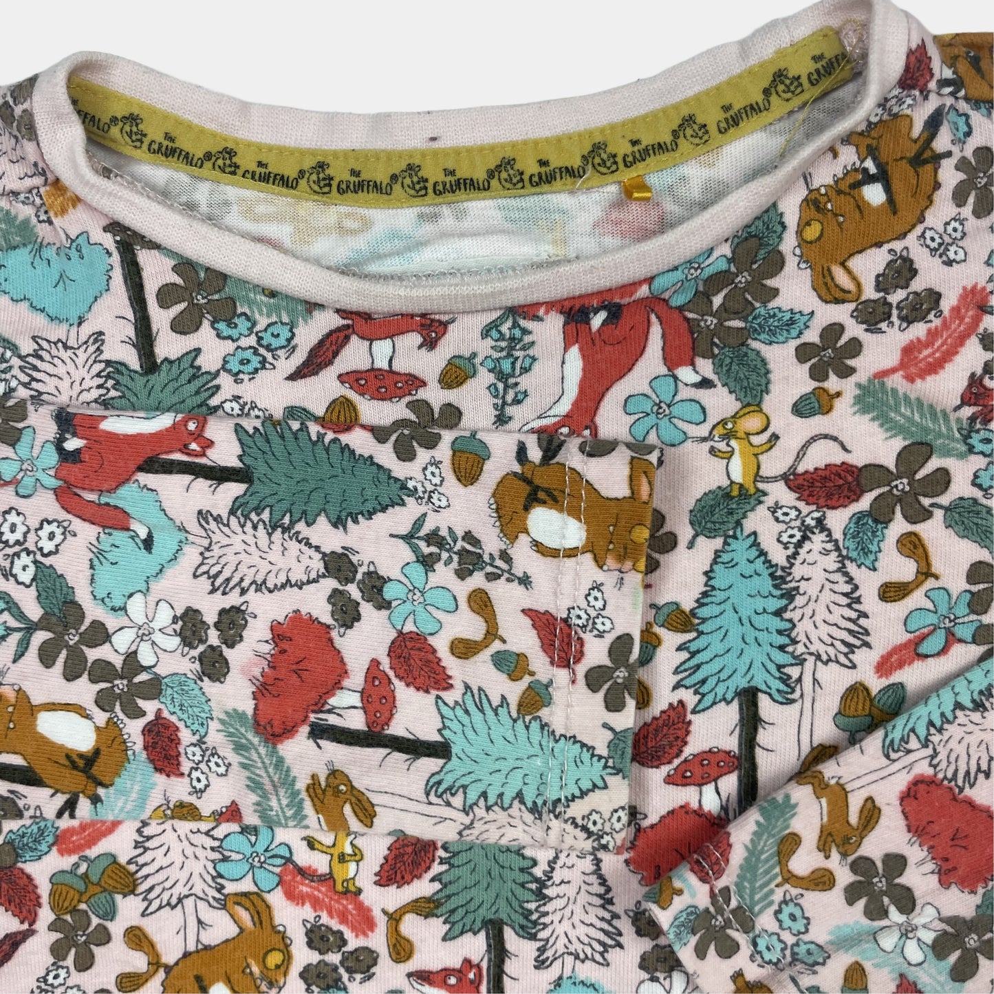 Buntes Langarmshirt mit Waldtiermotiv für Kinder, Größe 1,5-2 Jahre – detail