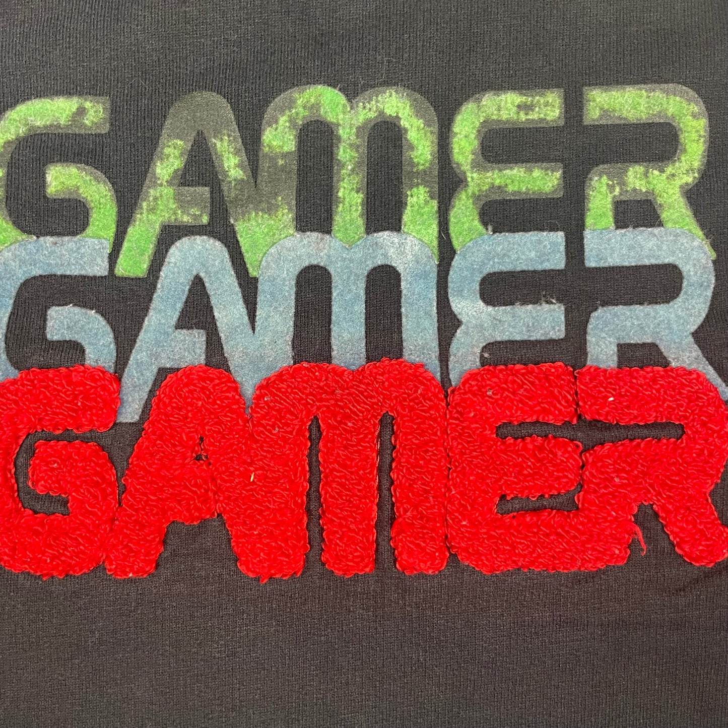 Schwarzes Baumwoll-Sweatshirt mit Gamer-Schriftzug – detail
