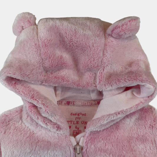 Rosa Fleecejacke mit Kapuze und Öhrchen, Reißverschluss und Taschen – detail