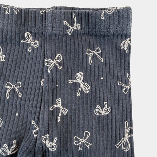Dunkelgraue gerippte Baby-Leggings mit Schleifenmuster und elastischem Bund – fabric