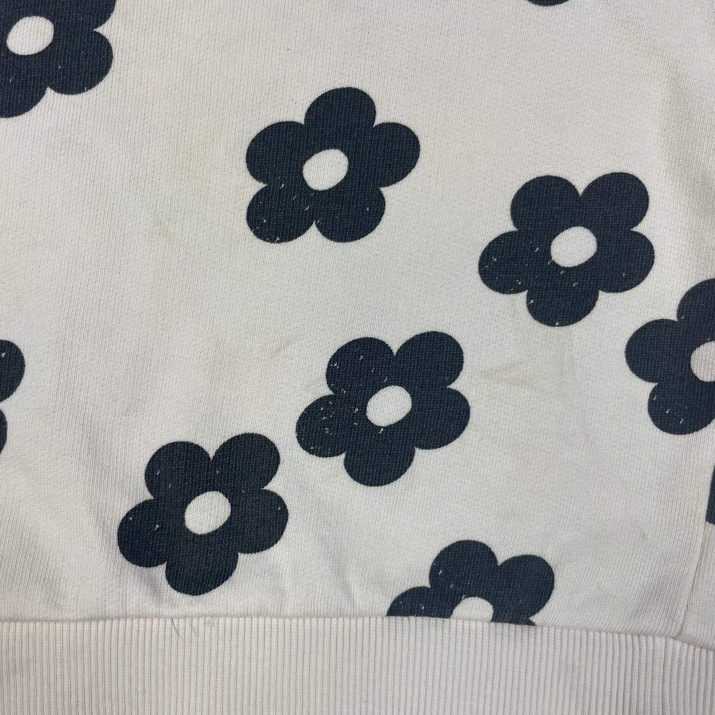 Weißer Baumwoll-Pullover mit schwarzem Blumenmuster – detail