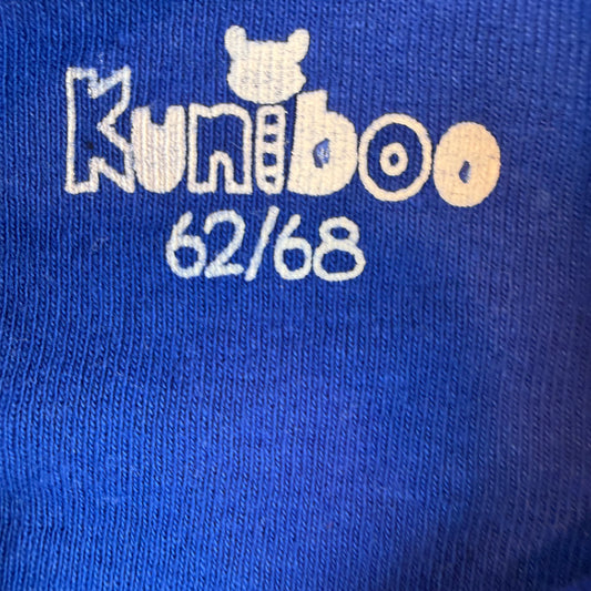 Blauer Langarm-Body mit OH CHILL Schriftprint – detail