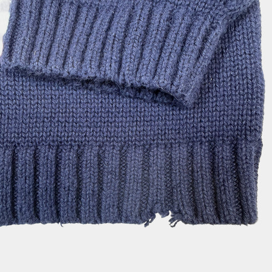 Dunkelblauer Kinder-Strickpullover mit Peppa-Wintermotiv, Einhorn und Rüschen an den Schultern – fabric