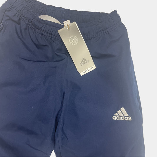Blaue Sporthose aus Polyester mit elastischem Bund und Adidas-Logo – detail
