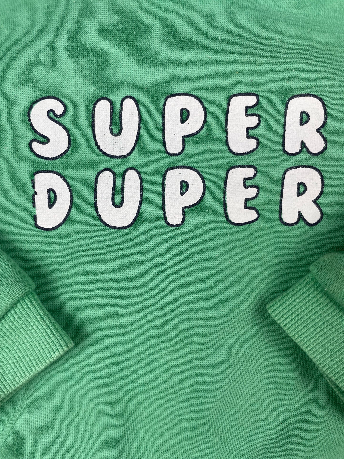 Grünes F&F Sweatshirt mit „SUPER DUPER“-Print, Größe 9–12 Monate – detail