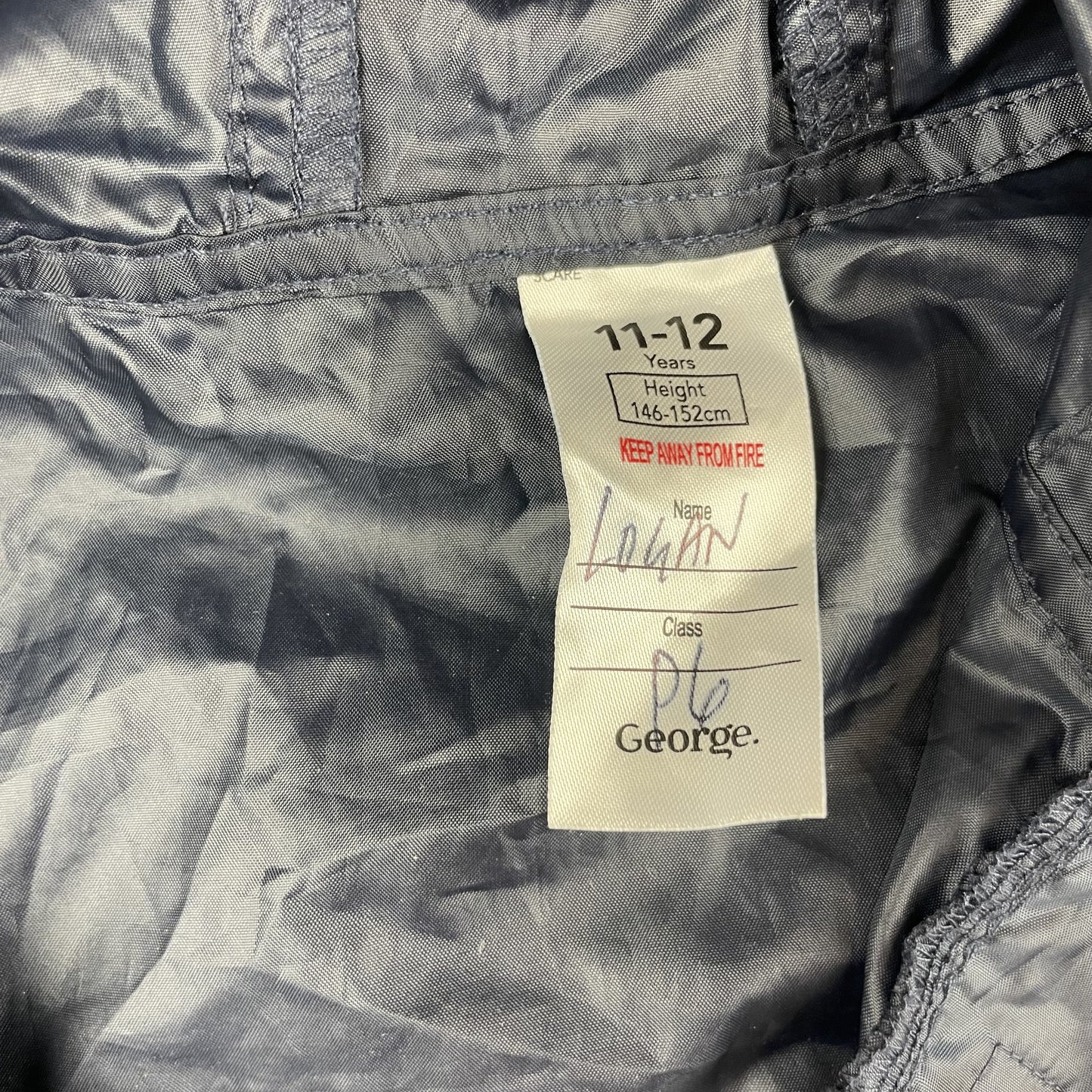 Blauer Nylon-Regenponcho mit Kapuze für Kinder – label