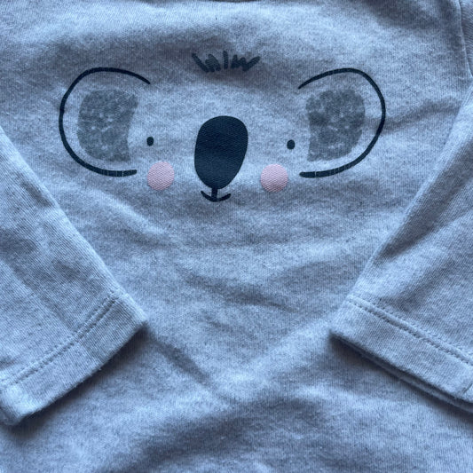 Grauer Baby-Body mit Koala-Print und Druckknöpfen – detail