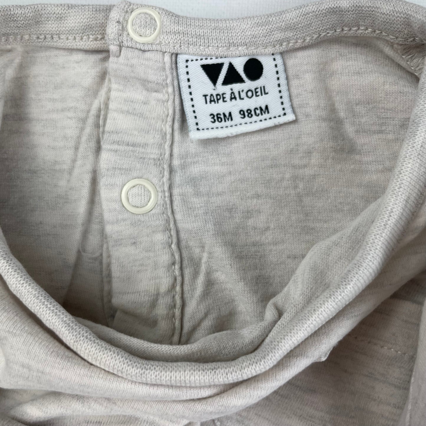 Beiges Langarmshirt von TAO in Größe 36M (98cm) aus Baumwolle. – label