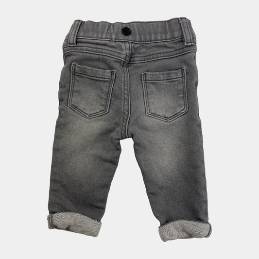 Graue Denim-Baby-Jeans mit Gürtelschlaufen und Knopfverschluss – back