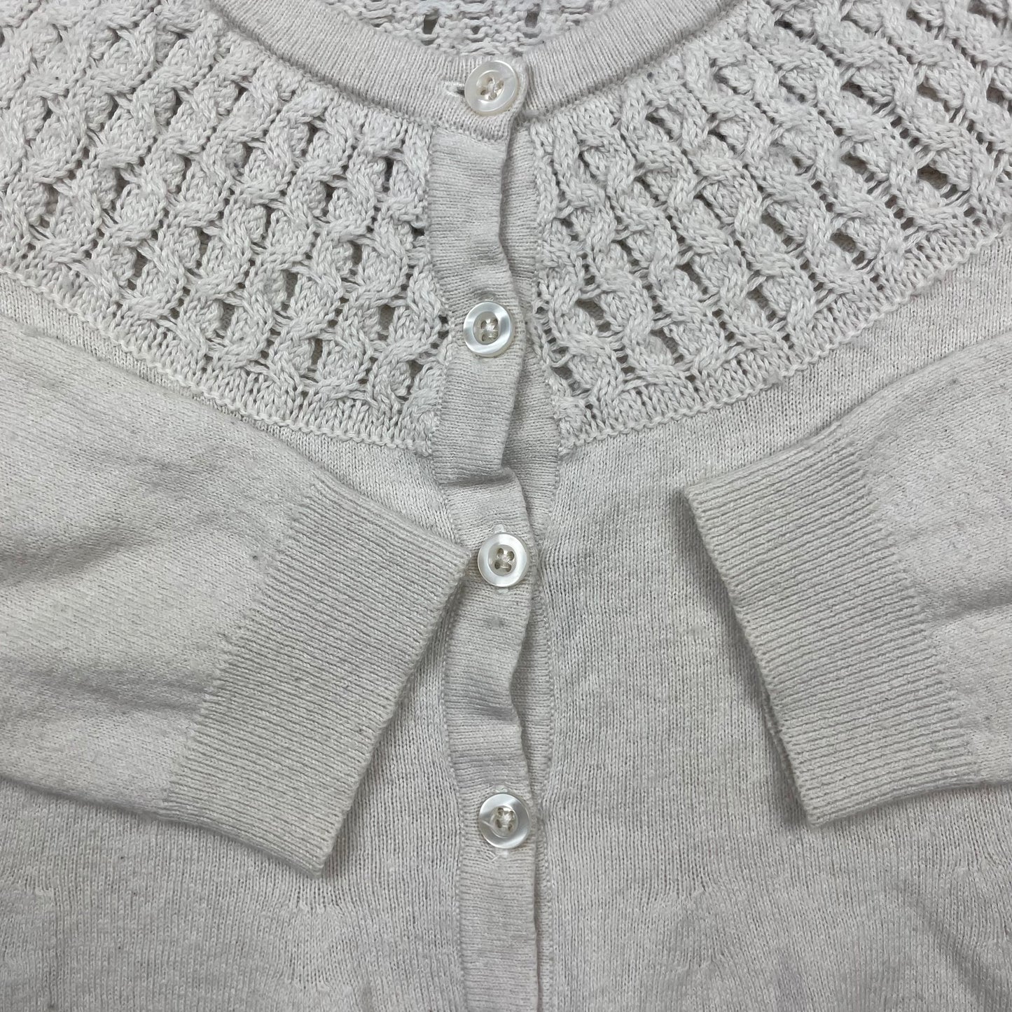 Beige Strickjacke von Polarn O. Pyret, Größe 104 – detail