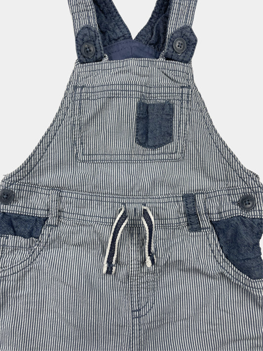 Gestreifter grauer Baumwoll-Overall für Kleinkinder mit Knöpfen und Taschen, Größe 12-18 Monate, von George. – detail