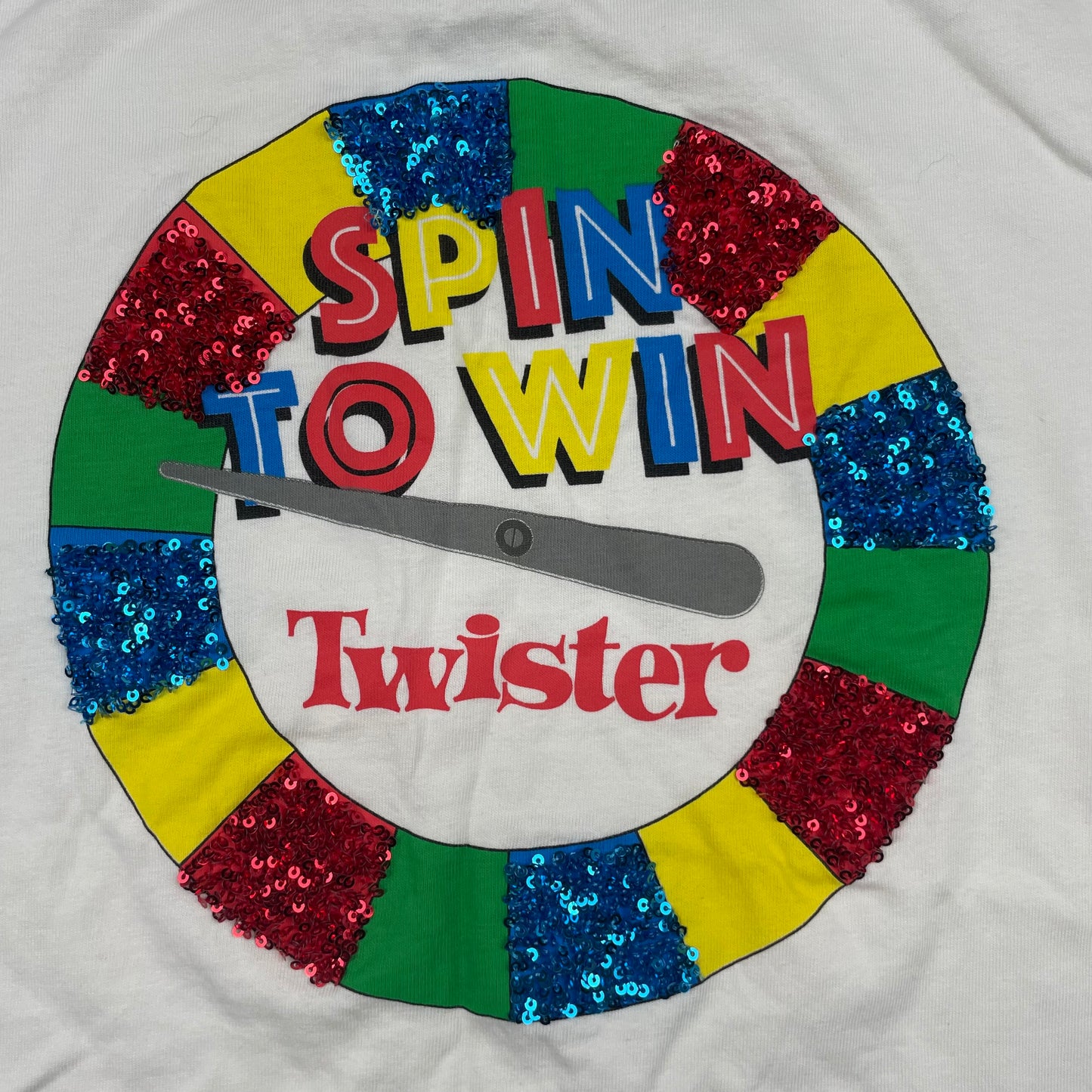 Weißes Twister T-Shirt für Kinder, Größe 12 Jahre, mit buntem Spin-to-Win Print – detail
