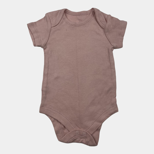 Rosa Body aus Baumwolle für Babys mit kurzen Ärmeln. – front