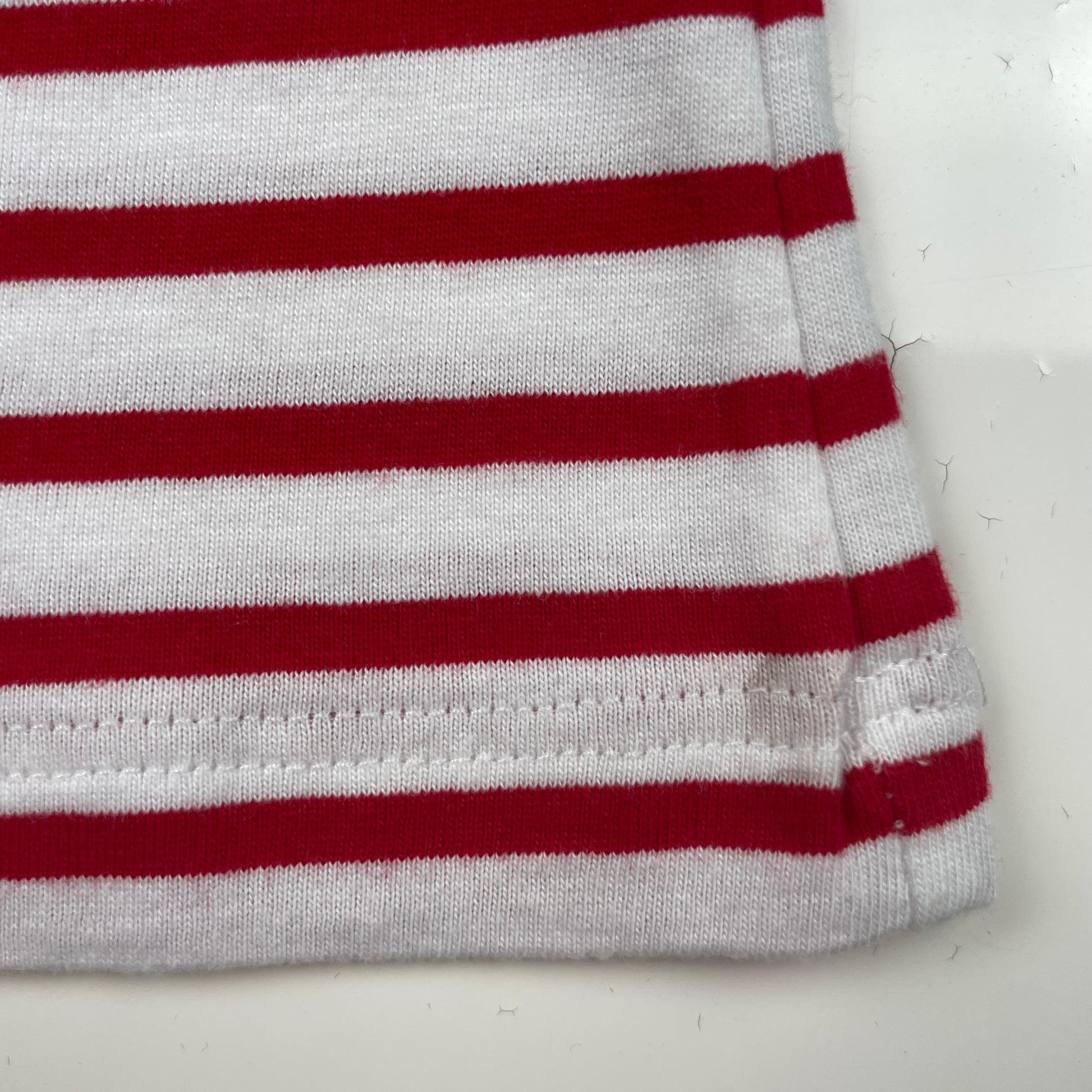 Gestreiftes Mädchen T-Shirt mit BFF-Motiv – detail