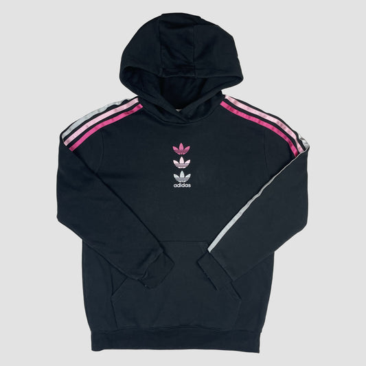 Schwarzer Adidas Originals Kinder-Hoodie mit rosa und grauen Streifen an den Schultern und Trefoil-Logo vorne, Größe 152. – front