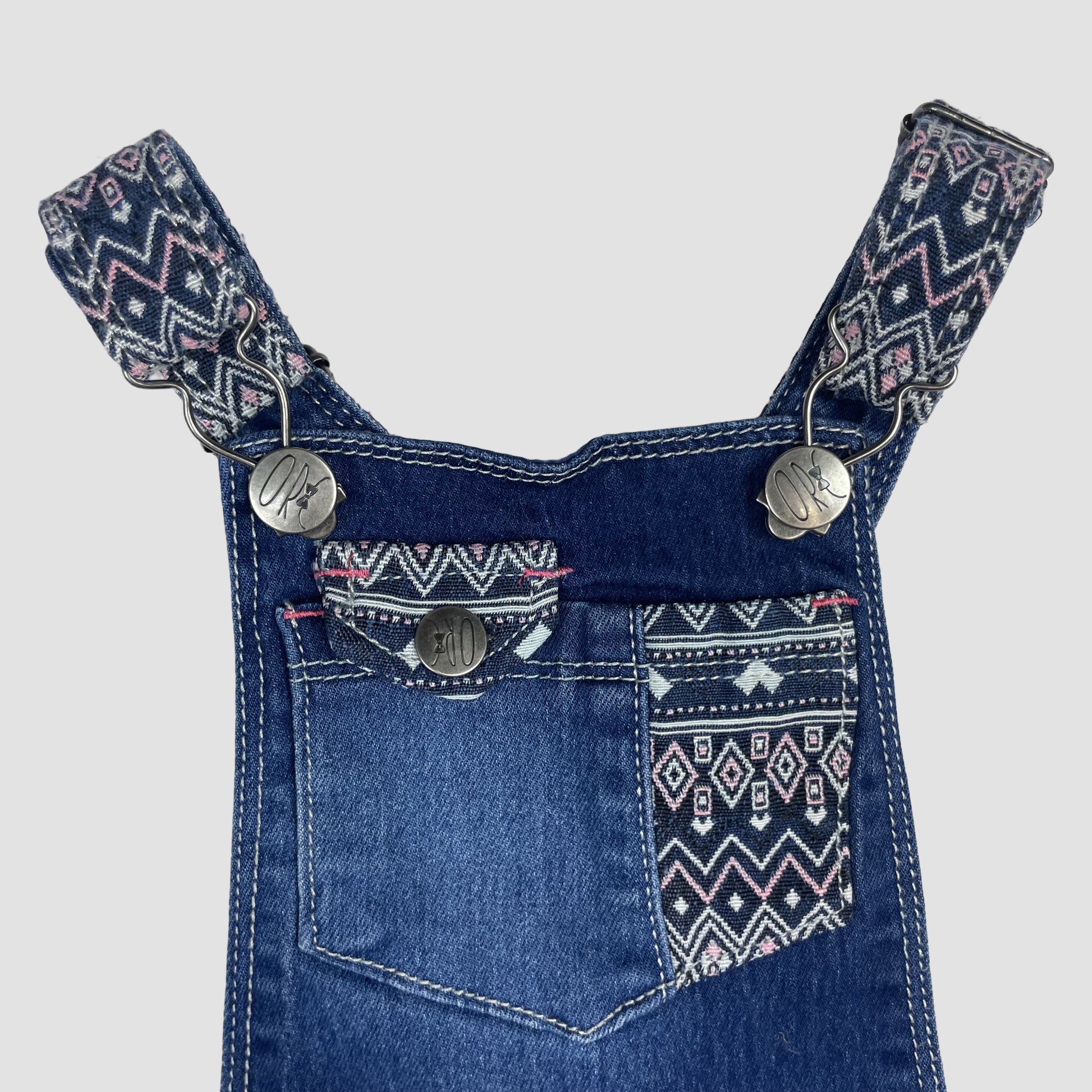 Orchestra Denim Latzkleid mit gemusterten Einsätzen, Größe 92 (2 Jahre) – detail