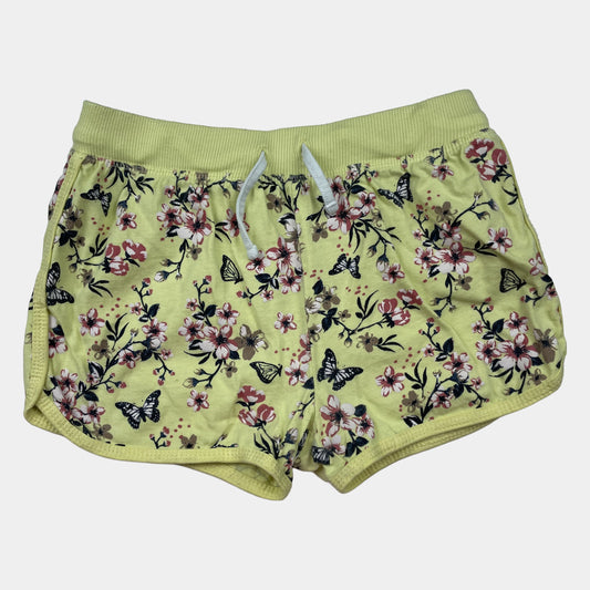 Gelbe Shorts mit Blumen- und Schmetterlingsmuster von YFK, Größe 128. – front