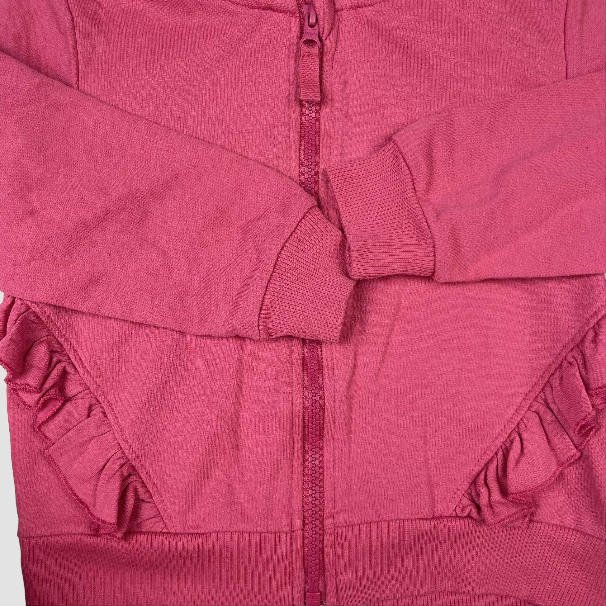 Pinkfarbene Sinsay Kinder-Kapuzen-Sweatjacke mit Rüschen, Größe 104 – zip