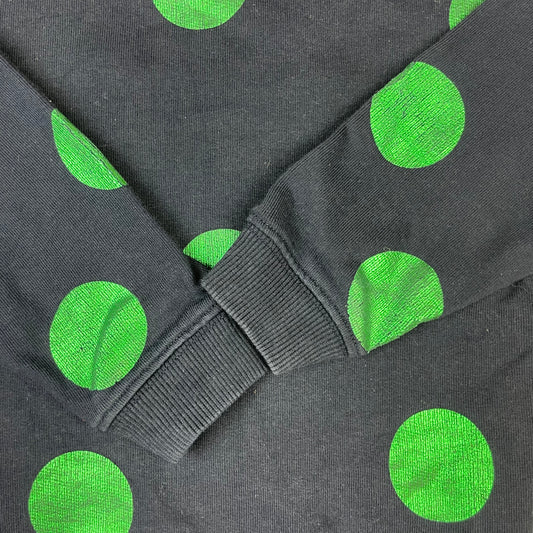 Dunkelblauer Kinder-Pullover mit grünen Punkten, Größe 98/104 – detail