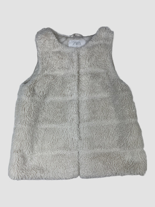 Beige ZARA Kids Kunstfell-Weste, Größe 6–7 Jahre – front