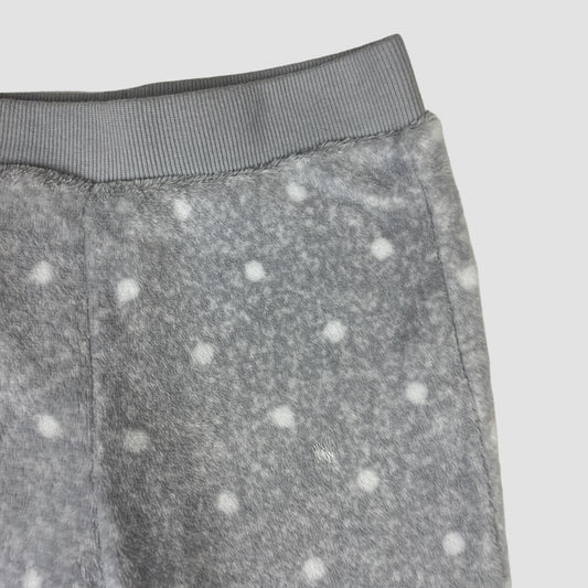 Graue Fleece-Hose mit weißen Punkten von F&F, Größe 3–4 Jahre – detail