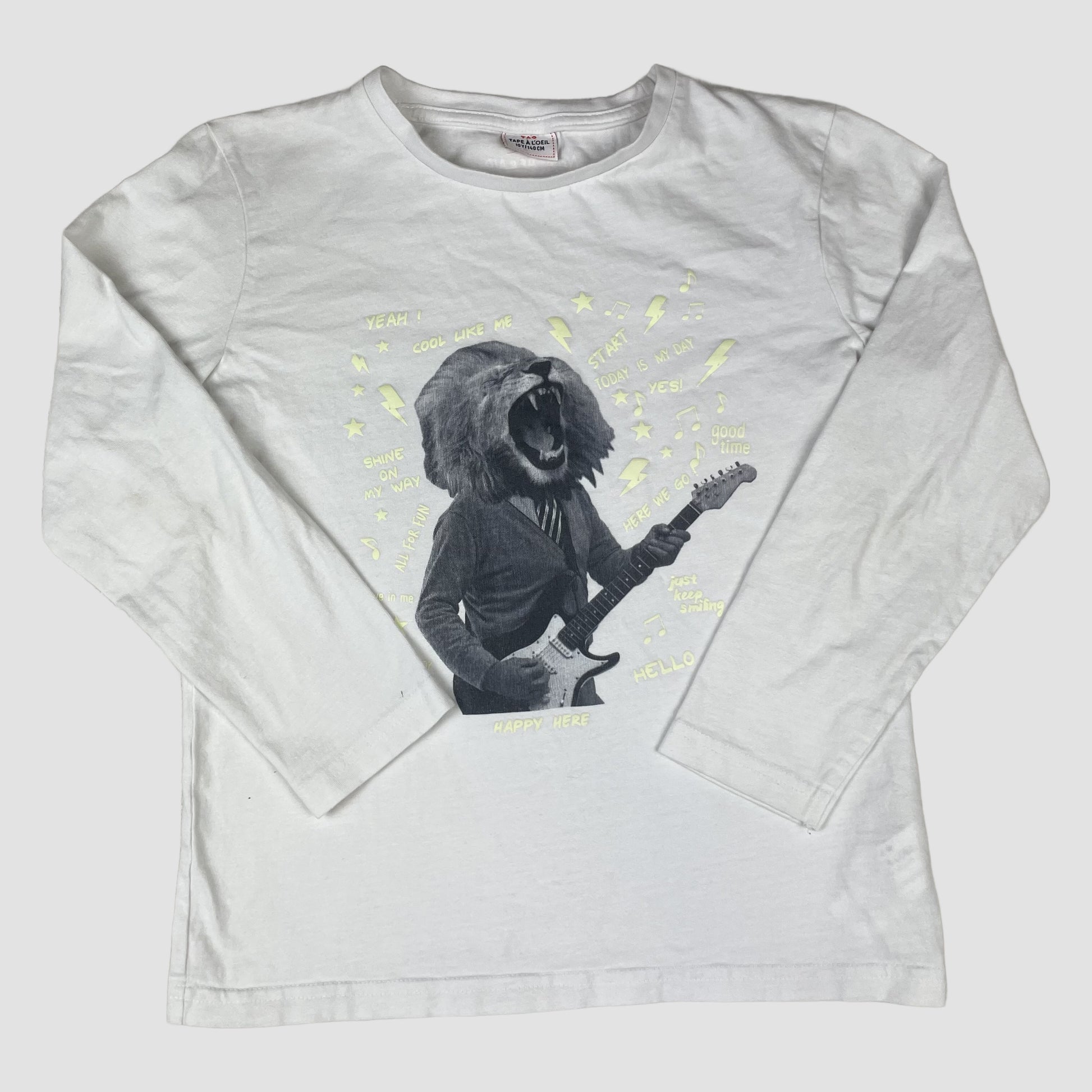 Weißes Langarmshirt von TAO mit Löwen-Gitarrist-Print, Größe 140 – front