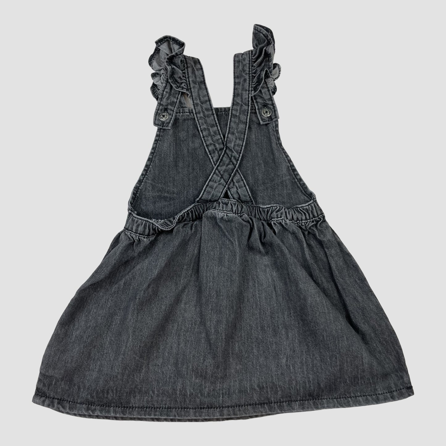 Graues Denim-Latzkleid mit Katzengesicht von F&F, Größe 18–24 Monate – back