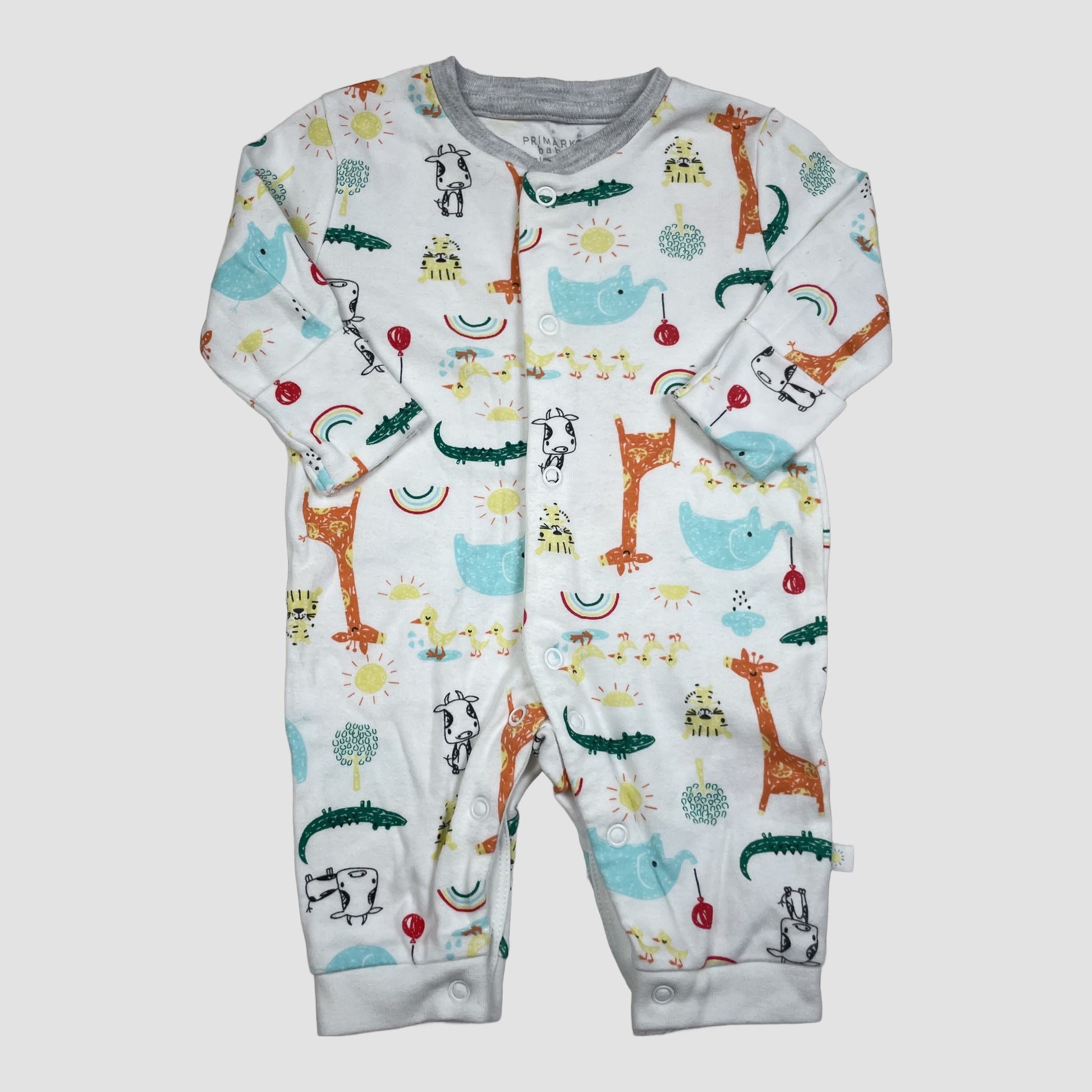 Weißer Baby-Overall mit bunten Tiermotiven von Primark