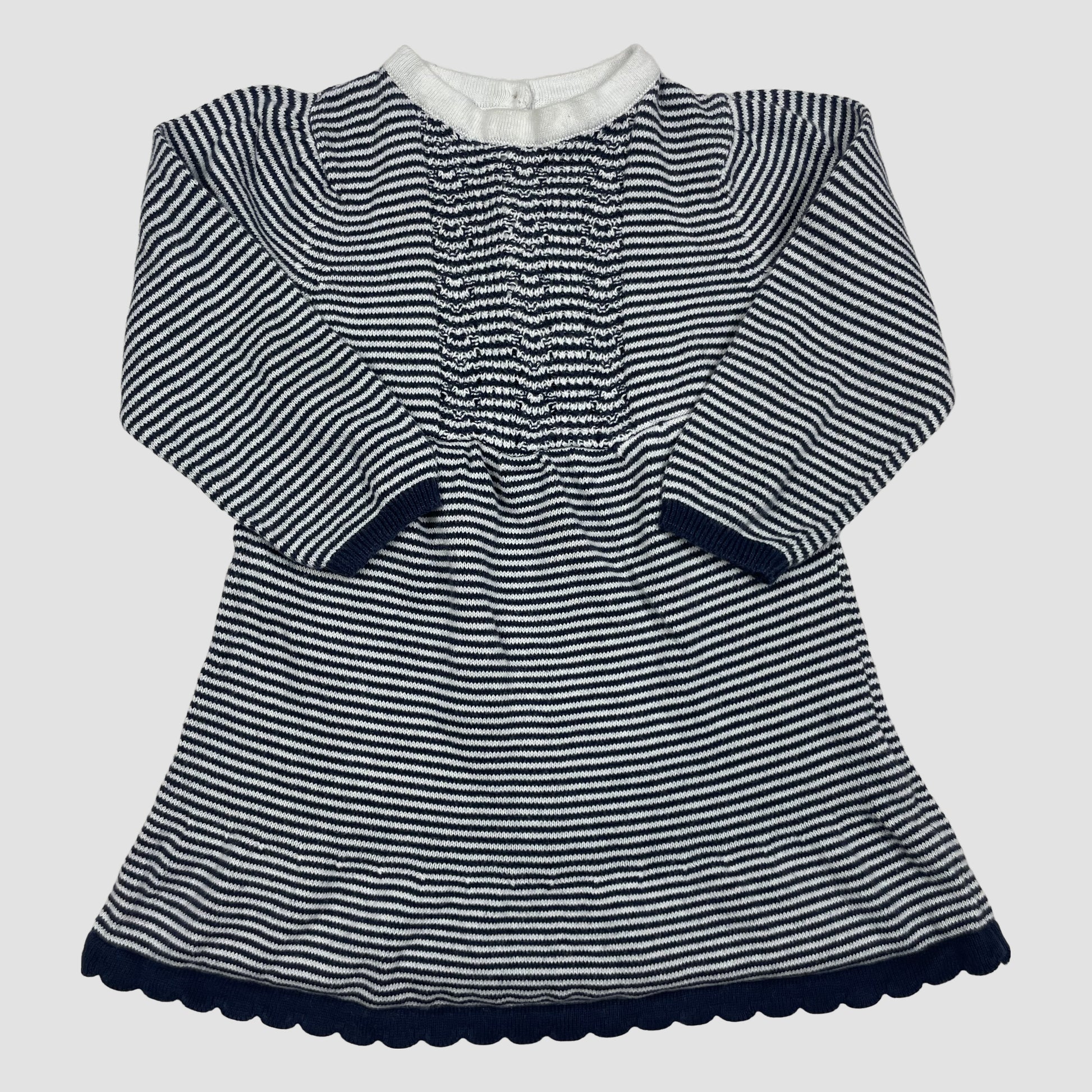 Gestreiftes dunkelblau-weißes Strickkleid für Babys, lange Ärmel, Smockdetail, Größe 86 – front