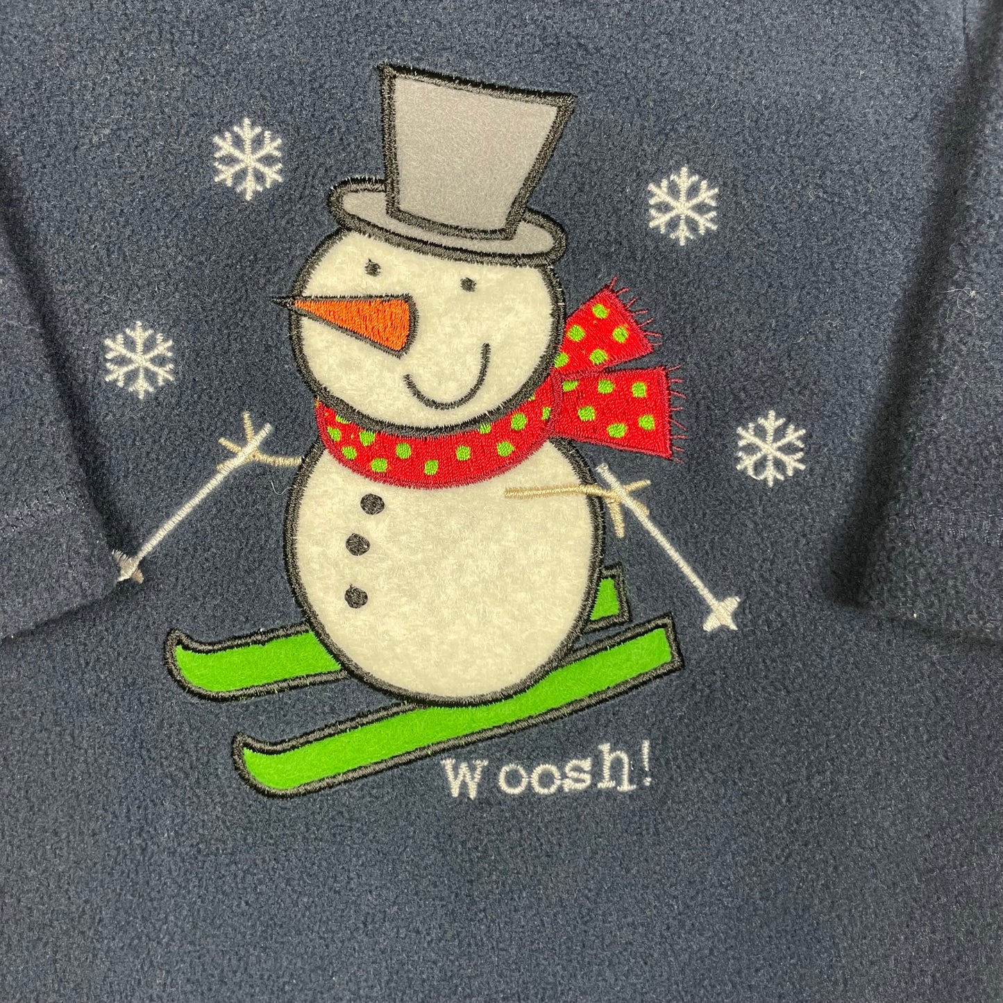 Marineblauer Baby-Fleece-Overall mit Schneemann-Motiv, Größe 0–3 Monate – detail