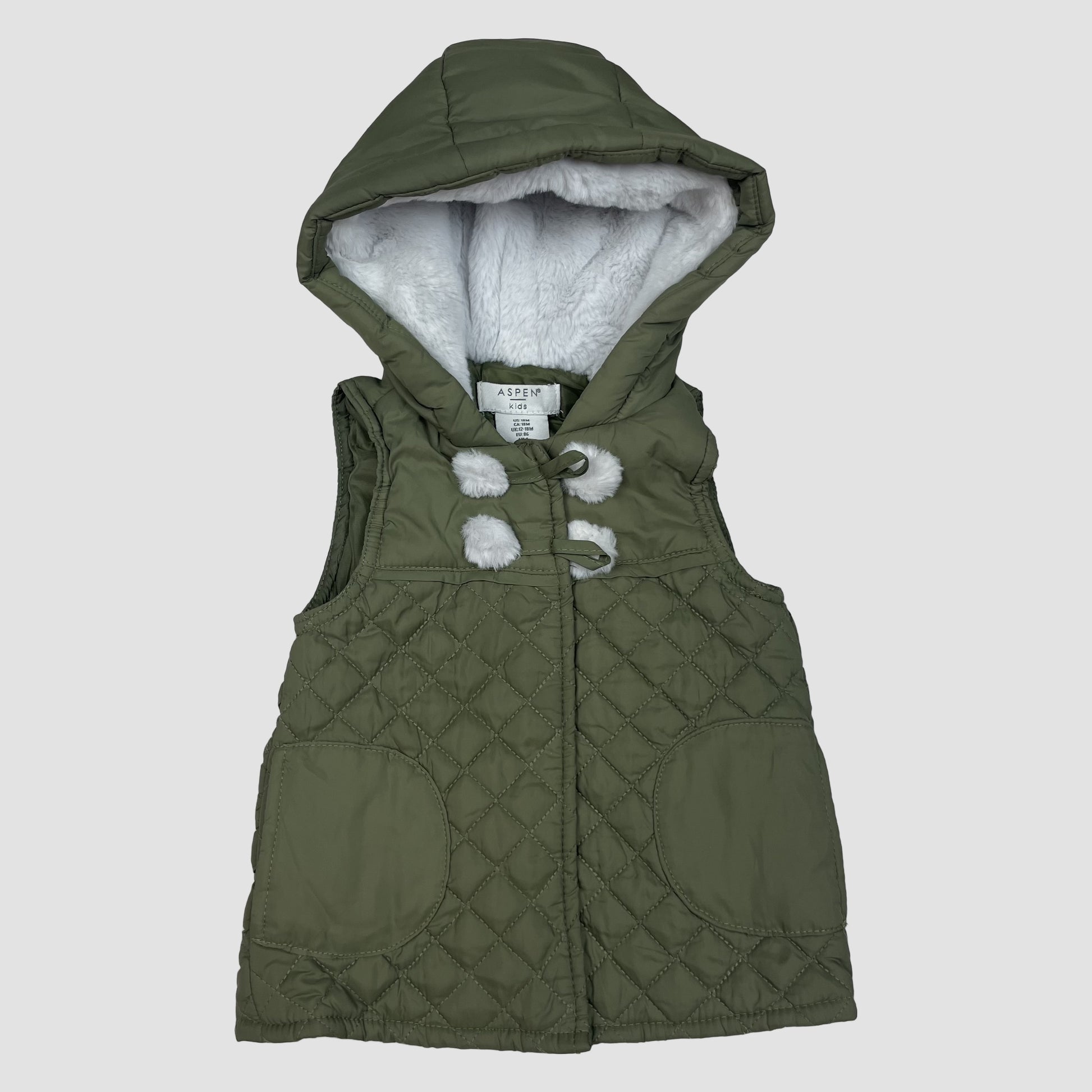 Olivgrüne gesteppte Kinderweste mit Kapuze und Kunstfellfutter, Größe 86 – front