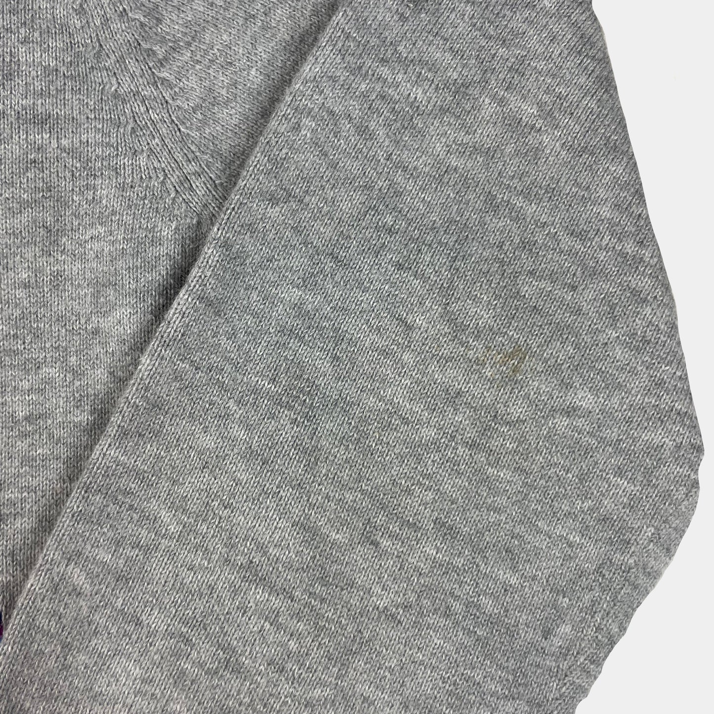 Grauer Kinderpullover mit großem B-Motiv und Schulterknöpfen, Baker by Ted Baker, Größe 4–5 Jahre – sleeve