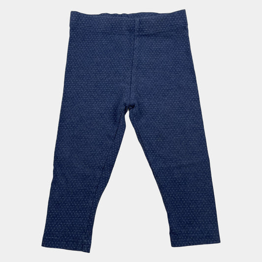 Blaue Kinder-Jogginghose mit Gesäßtaschen und gestreiften Rippbündchen