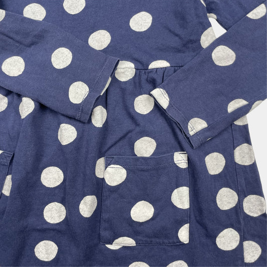 Blaues Langarm-Kleid aus Baumwolljersey mit weißen Punkten und zwei Taschen, Größe 4–5 Jahre – detail