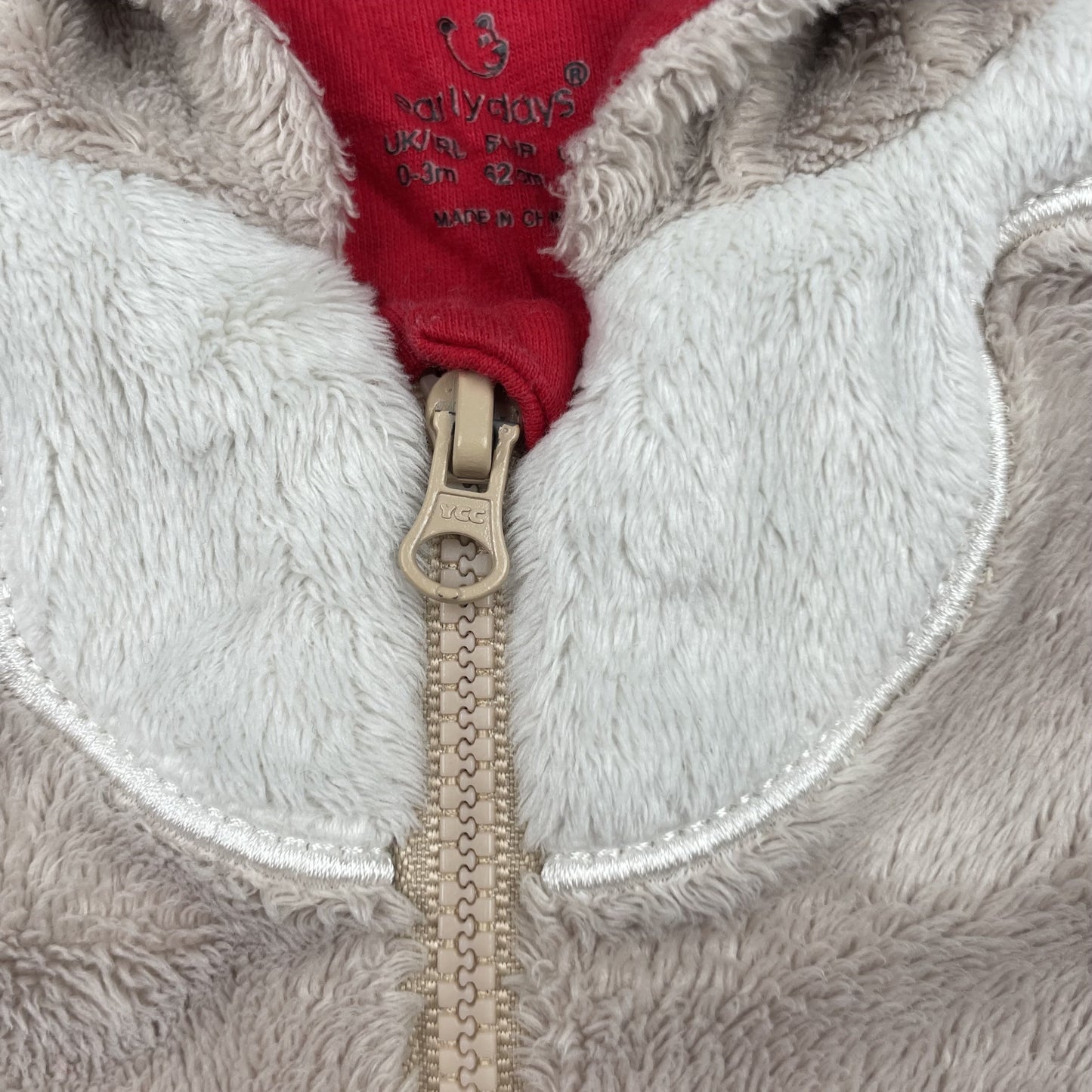 Grauer Rentier-Fleece-Overall mit Kapuze für Babys, Größe 0–3 Monate von early days – zip