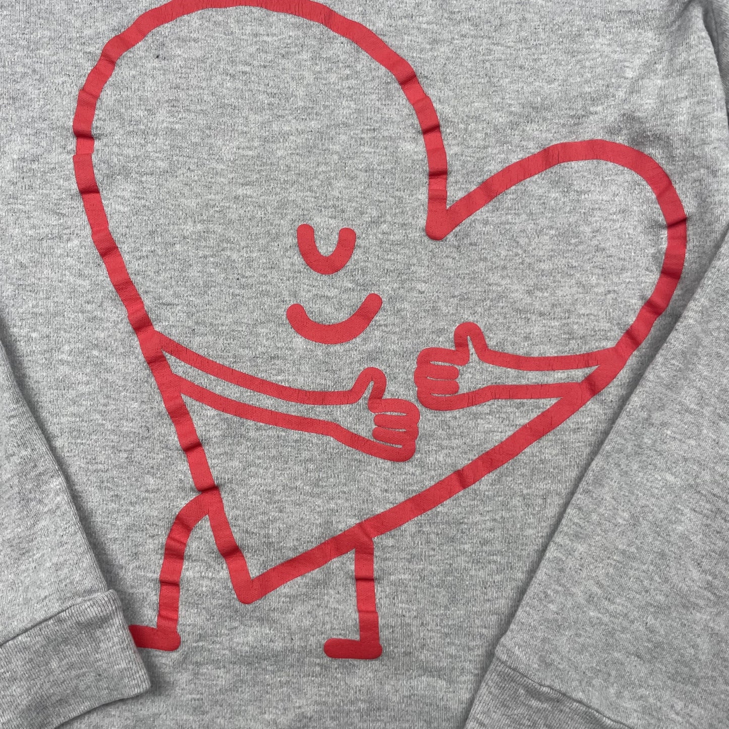 Graues Kinder-Sweatshirt mit rotem Herz-Print, Größe 12 Jahre (152) – detail
