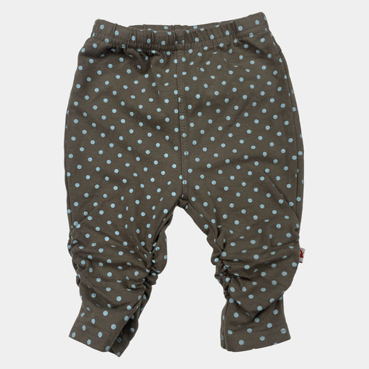 Braune Babyhose mit hellblauen Punkten, elastischem Bund; Größe Newborn – front