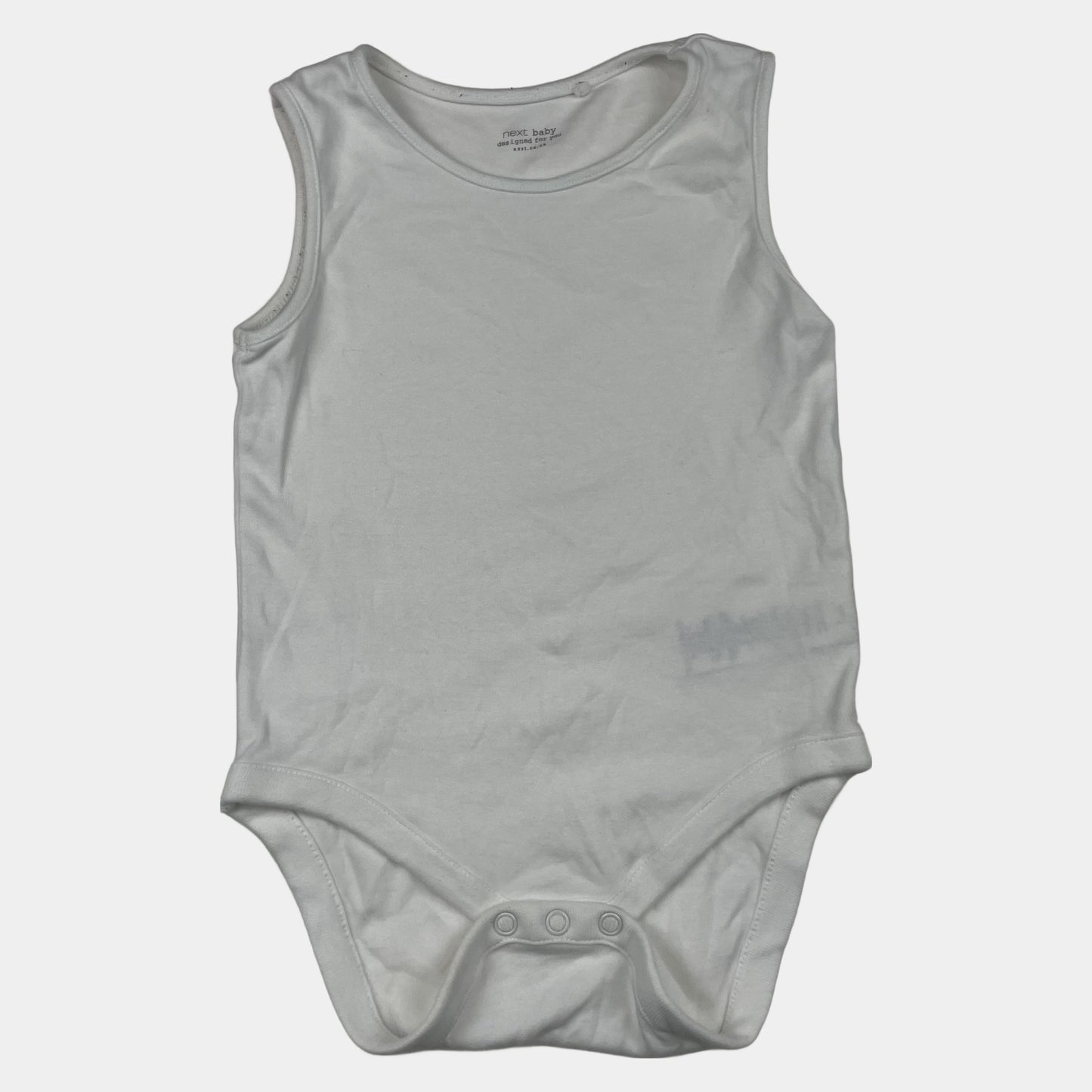 Weißer ärmelloser Body aus Bio-Baumwolle mit Druckknöpfen im Schritt, Größe 12–18 Monate
