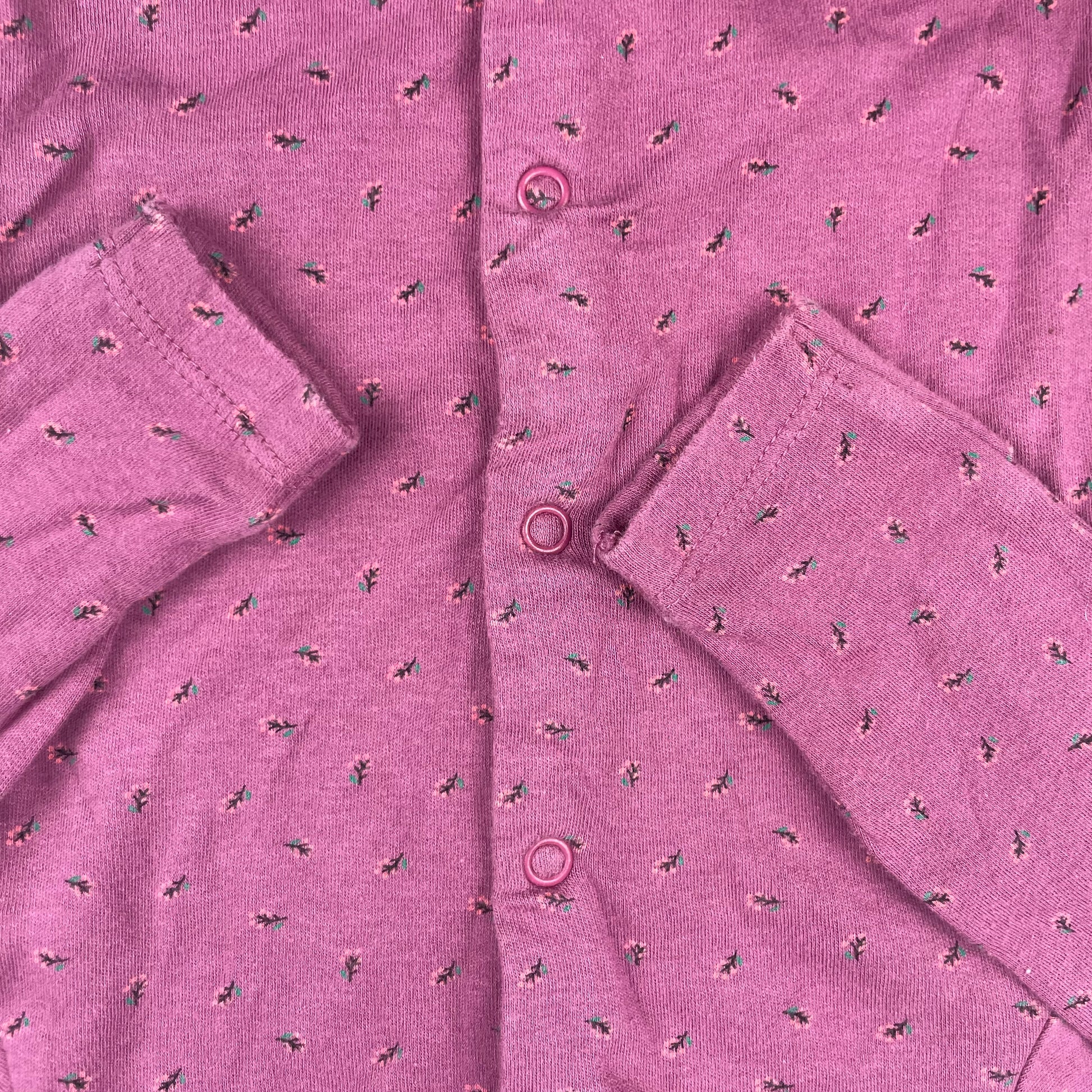 Lila Baumwoll-Overall mit kleinem Blumenmuster