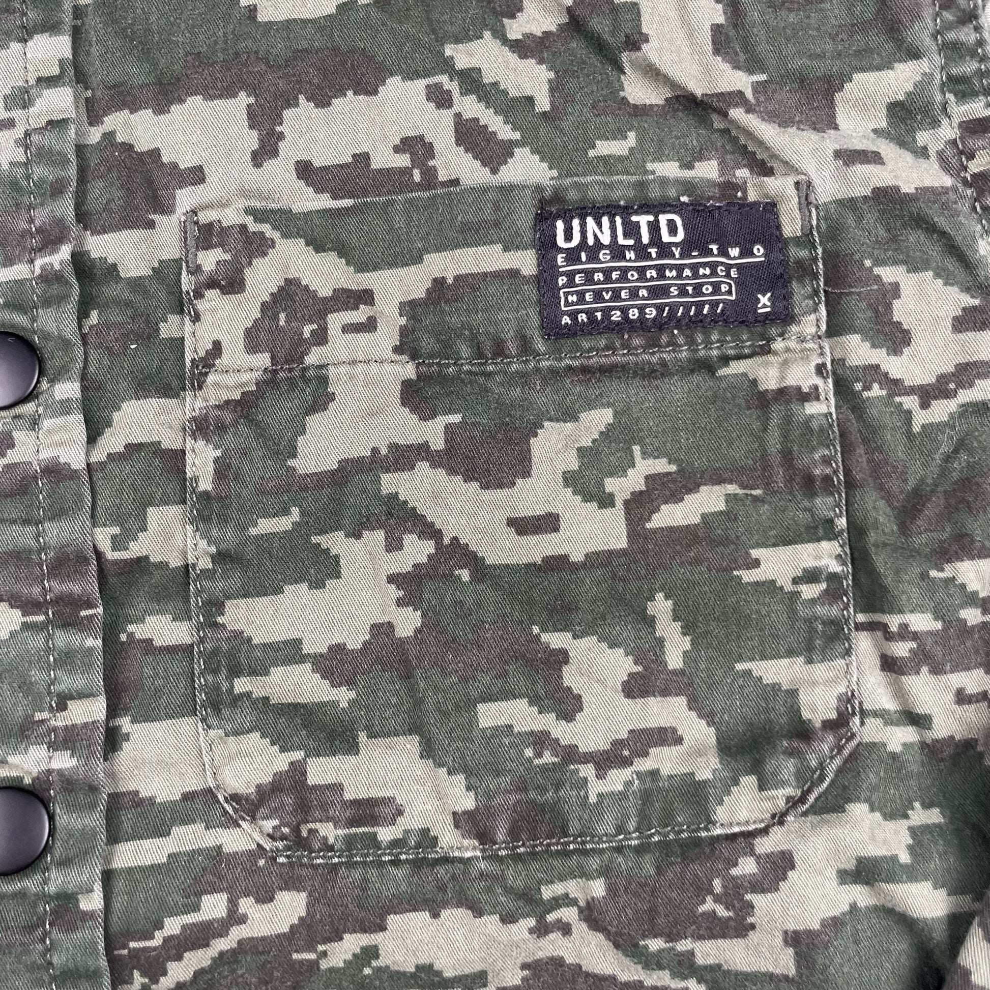 Grünes Camouflage-Hemd aus Baumwolle mit Knopfleiste – pocket