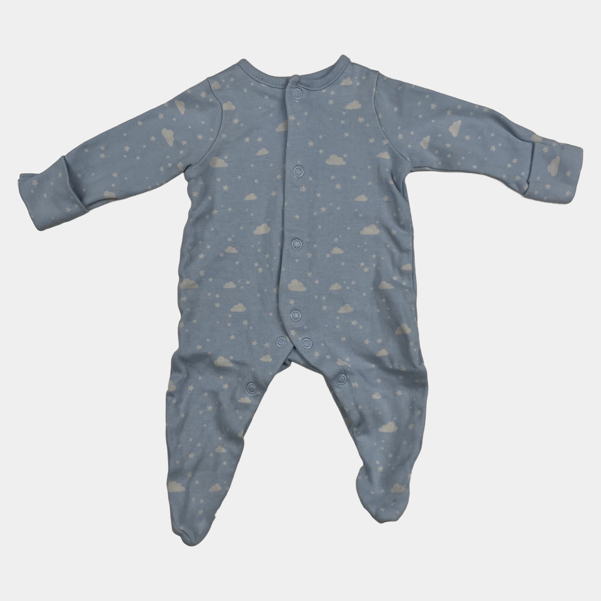 Blauer Overall mit Wolkenmuster