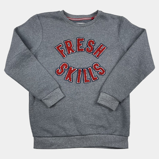 Grauer Pullover mit „Fresh Skills“-Druck für 7 Jahre alte Kinder, Vorderansicht