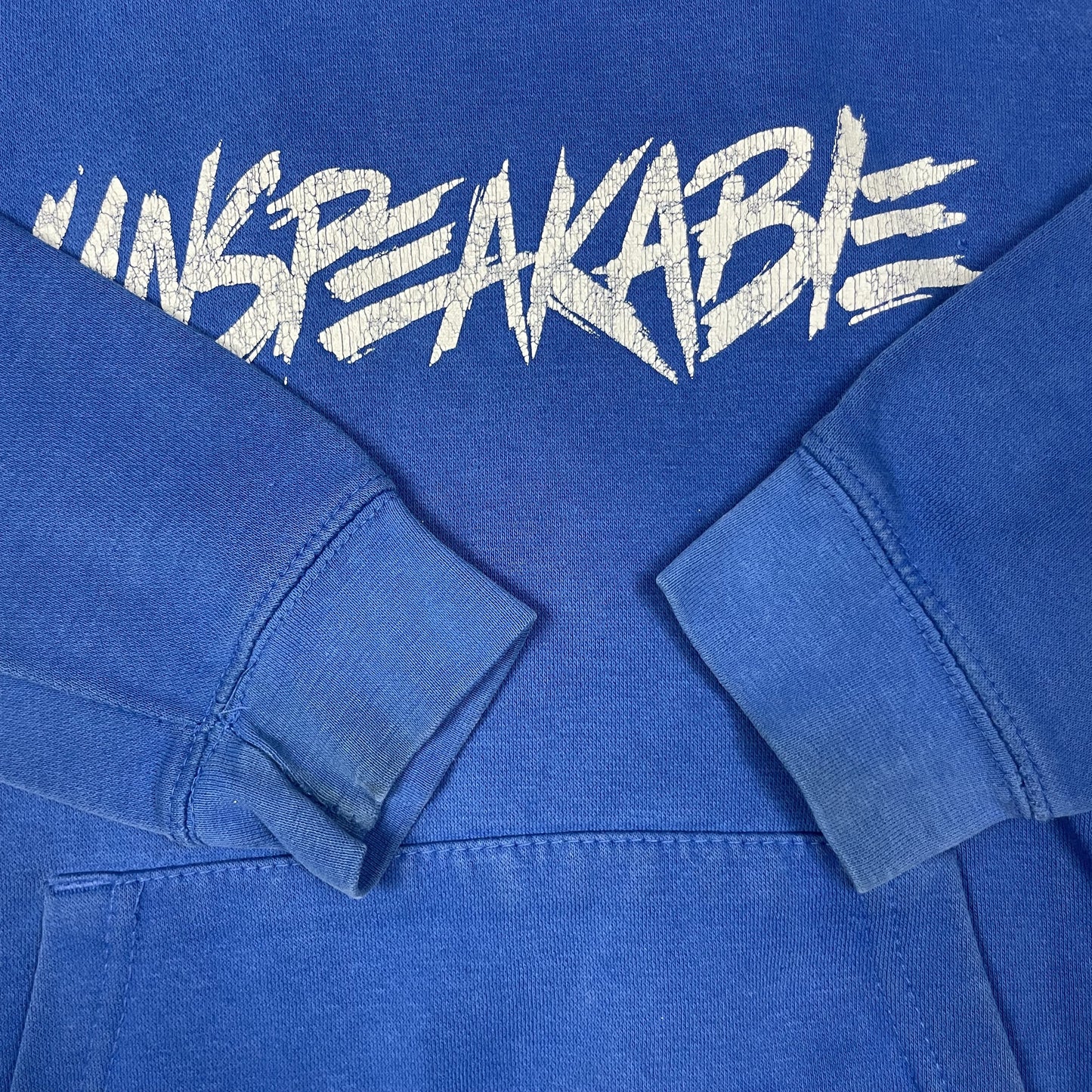 Blaues Kapuzen-Sweatshirt mit Logo-Aufdruck für 9-11 Jahre – detail