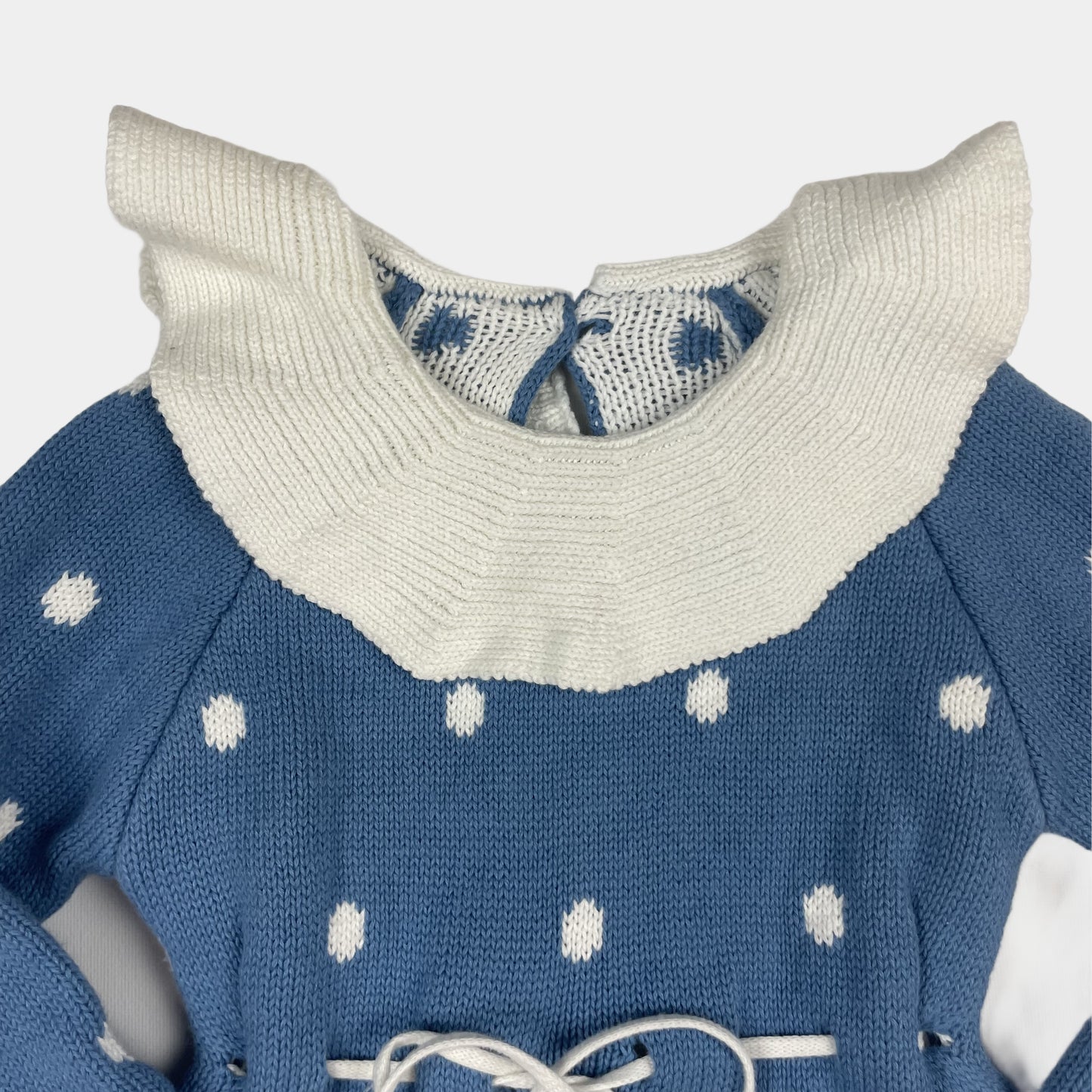 Blauer Baumwolloverall mit Punktmuster und Krempelkragen – collar