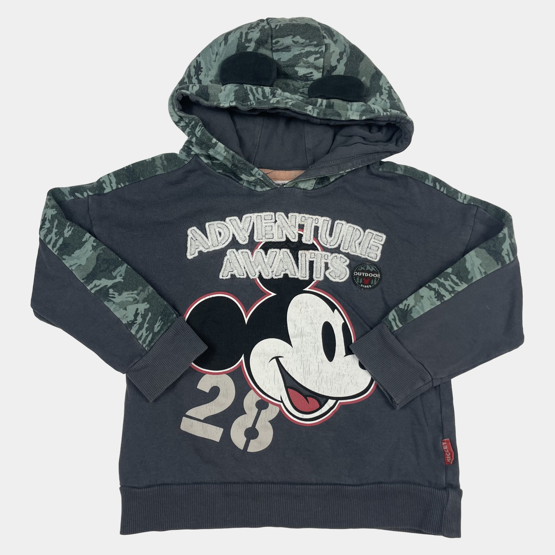 Grauer Kapuzenpullover mit Mickey-Motiv und Aufschrift "Adventure Awaits" – front