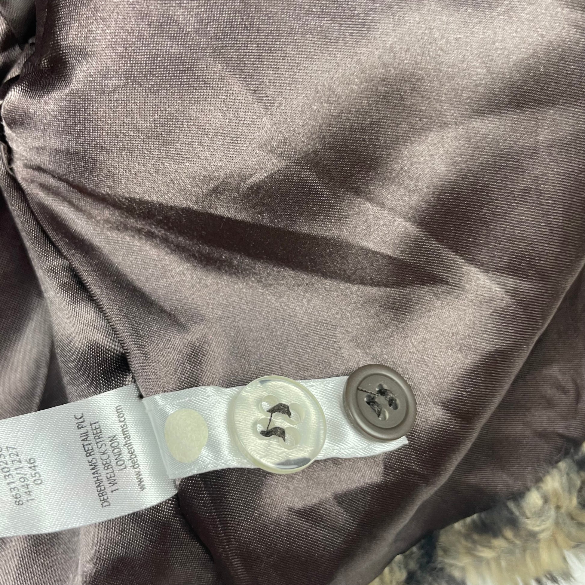 Braune Kunstfelljacke mit Leoparden-Muster und kurzem Schnitt – logo