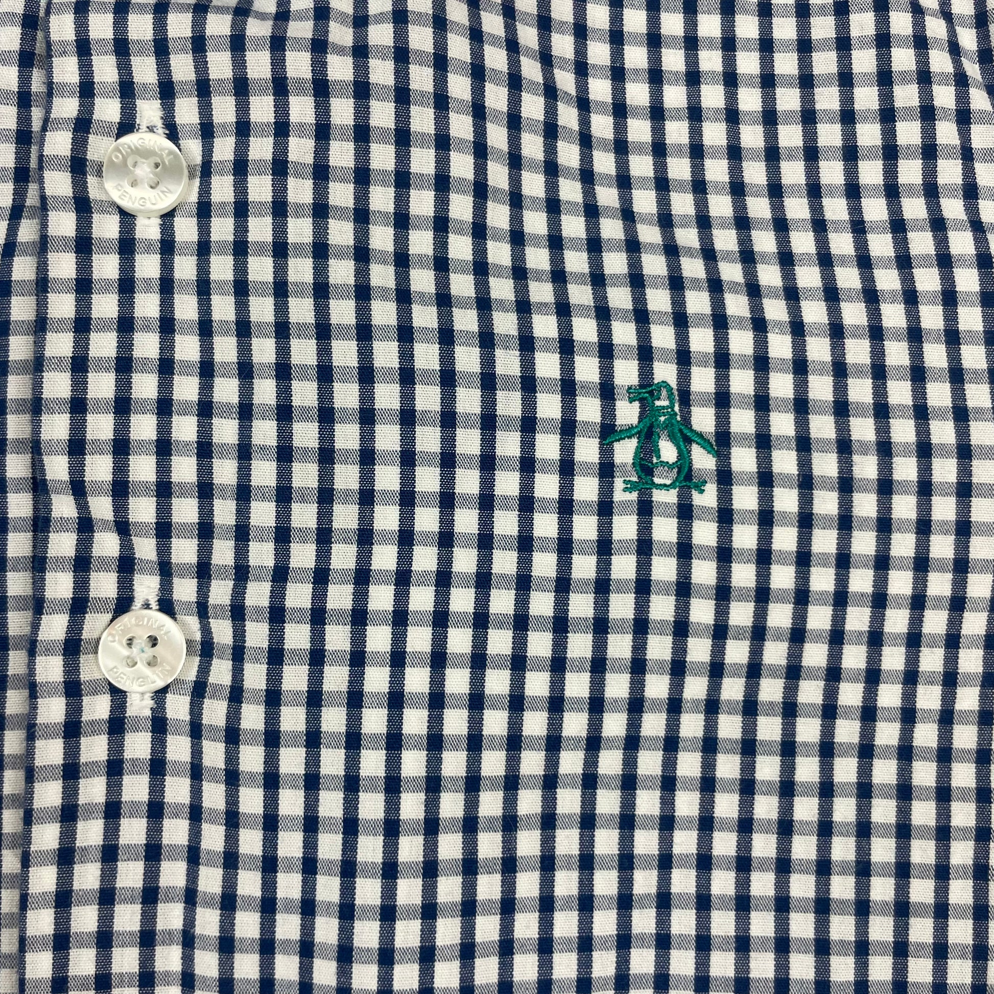 Blau-weiße kariertes Hemd aus Baumwolle und Polyester mit Knöpfen, Größe S – detail